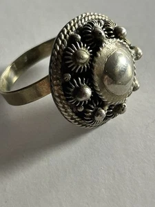 Vintage Ethnic Mexican 925 Cannetille Bali puffed Ball 7.13 Gms Ring Sz 10 Adj. - Picture 1 of 5