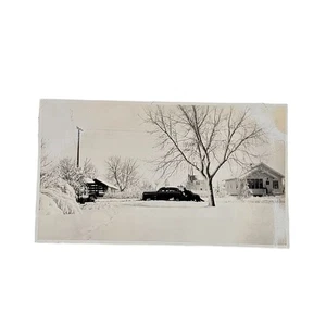 Vtg People Pushing a Vehicle Down The Street Original Monochrome Photography - Picture 1 of 4