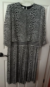 La Panthera Vintage Dress Size LARGE  3/4 Sleeve Pleated Back /White Butterfly - Picture 1 of 5