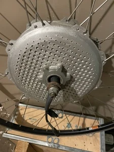 Bionx electric bike motor hub Broken Axle 700 Rim 350w - Picture 1 of 8