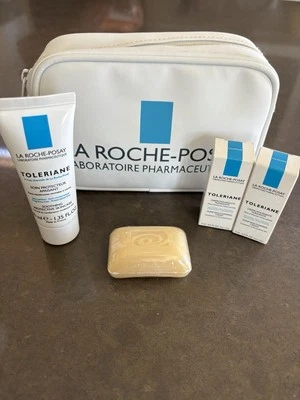 Bolsa de viaje La Roche-Posay para el cuidado de la piel muestras/artículos de tamaño de viaje crema espumosa Foto 1 de 4