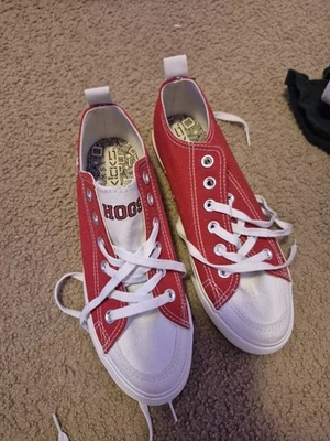 Arkansas Razorbacks Skicks Low Top Sneaker Shoes NCAA SEC Unisex Men 10 Women 12 - Image 1 of 4