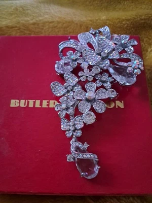 Retired Many Years Ago  BUTLER AND WILSON STUNNING BROOCH - Image 1 of 2
