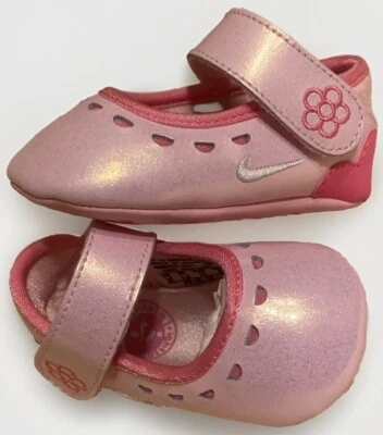 🎀Nike Mary Janes Zapatos de Cuna Infantil BEBÉ NIÑA Talla 2c Rosa Brillante💖 NUEVO Sin Caja Foto 1 de 4