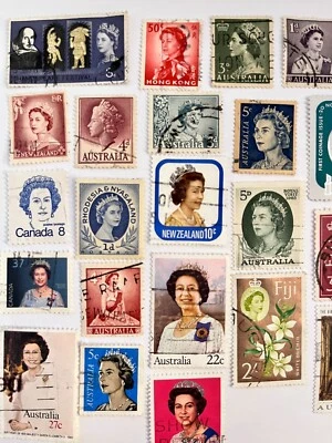 25 Stamp QUEEN ELIZABETH II Fun Pack   Random Lot of 25 Premium World Stamps - Image 1 of 2
