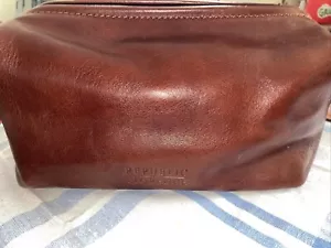 Republic of Florence Gaius Brown leather Toiletry Bag- AS NEW - Picture 1 of 21
