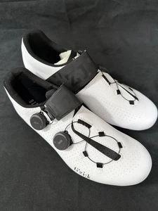 Fizik Vento Infinito Carbon White EU42 (F31) - Picture 1 of 5