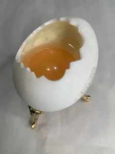 Alabaster Sculpture Cracked Open Egg Yolk Artist Signed 3” W/stand - Picture 1 of 8