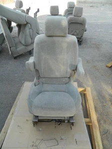 TOYOTA SIENNA REAR RIGHT PASSENGER SEAT (2ND ROW RIGHT) - FABRIC - Picture 1 of 7