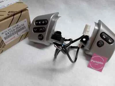 Interruptor botón volante original Toyota FJ Cruiser 2006-2022 84250-35070 Foto 1 de 4