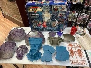 Nordor Evil Asteroid Fortress & Battle Base (Vintage MOTU New Adventures, Mattel - Imagen 1 de 18
