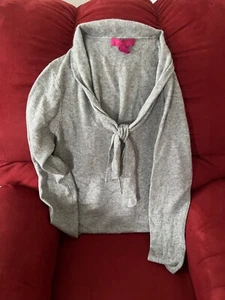 Suéter de cachemir puro en gris CASHMERE CACHE - Imagen 1 de 5