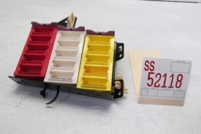 Caja de fusibles 850 1996 Volvo delantero debajo del capó relé interior bloque unión OEM Foto 1 de 4