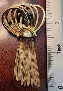 Vintage Costume Pin Brooch - Gold-tone with Metal Tassel - Rare - Picture 1 of 6