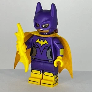 LEGO® Batgirl Minifigure with Batarang Super Heroes The Lego Batman Movie 2017 - Picture 1 of 6