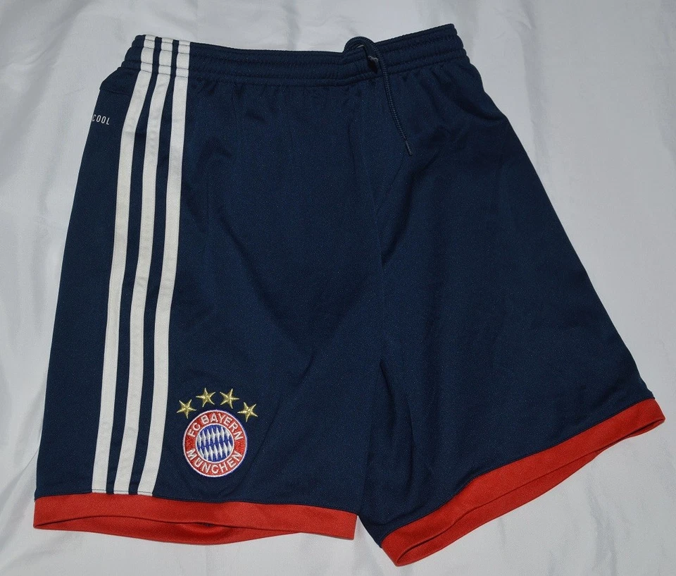 Shorts / Hose / Trikot FC Bayern München, Saison 2017/2018, Größe 152, adidas - Bild 1 von 1