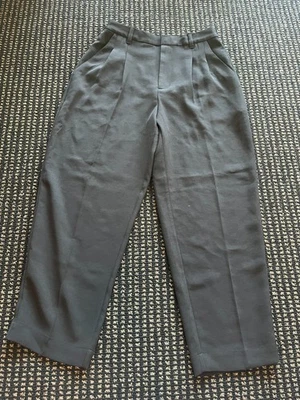 Madewell Womens Black Pleated Front Dress Pants Straight Slash Pocket Size 6 NWT - Image 1 of 4