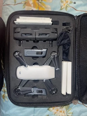 Drone con cámara DJI Spark Base 1080p - Blanco | Caja abierta | Sin cargador | ¡Al por menor $399! Foto 1 de 4