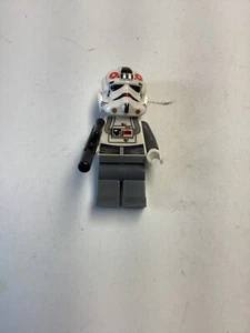 Lego Star Wars AT-AT Driver Minifigure - Picture 1 of 4