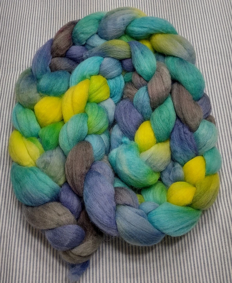 USA Hand Dyed Painted Med Wool Combed Top Roving Spinning Felting Grateful - Image 1 of 1