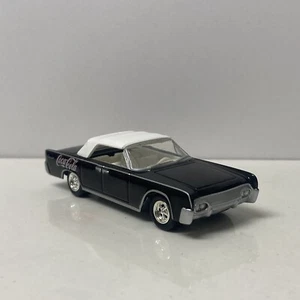 1961 61 Lincoln Continental Collectible 1/64 Scale Diecast Diorama Model - Picture 1 of 4