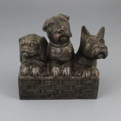 Estatuillas escultura vintage de perros franceses en una cesta Foto 1 de 4