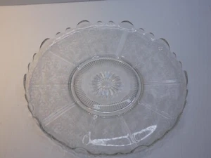 Plato para servir grande vintage Cambridge Chantilly patrón X con borde invertido - Imagen 1 de 5