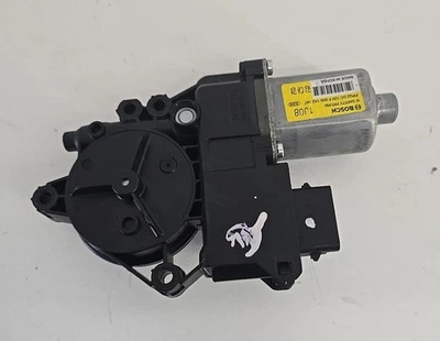2011-2015 HYUNDAI EQUUS FRONT RIGHT WINDOW MOTOR - Image 1 of 4