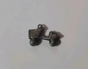 Dije de patín pequeño vintage de plata de ley - Imagen 1 de 3