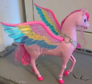 Barbie Magic rosa Pferd, geflügelter Pegasus macht Geräusche/Musik funktioniert - Bild 1 von 5