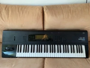 KORG 01/W Music Workstation Synthesizer -FREE INTERNATIONAL SHIPPING - Bild 1 von 3