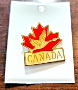 Alfiler esmalte de hoja y ganso de Canadá en tonos dorados - Imagen 1 de 4