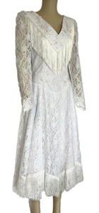 White Lace and Fringe, 8 Point Hem, Western Wedding Dress, Size 6 - Picture 1 of 13