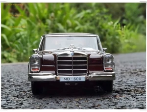 Kengfai 1/18 Benz Pullman W100 Benz 600 Alloy Diecast Model Car RED - Picture 1 of 6