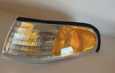 Drivers Side Corner Light For Ford Mustang 1994-1998 - Image 1 of 4
