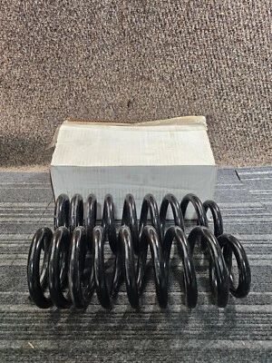 (QUANTIDADE 2) Mola helicoidal Carquest CC80551 para 2002-2005 Explorer Mountaineer - Imagem 1 de 4