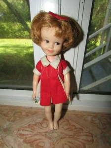 MUÑECA DE VINILO PENNY BRITE TOPPER DE COLECCIÓN AÑOS 60 HOYUELOS DULCES 8" DE ALTO - Imagen 1 de 3