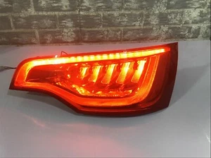 2010-2015 AUDI Q7 Tail Light Right (passenger Side) OEM, COMPLETE - Picture 1 of 10