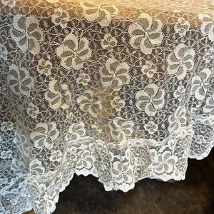 "Mantel de encaje de colección beige delicado patrón floral victoriano 60x98" - Imagen 1 de 6