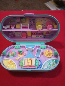 Vintage Polly Pocket Baby Sitting Stampin Nursery 1992 Bluebird Toys England - Picture 1 of 5