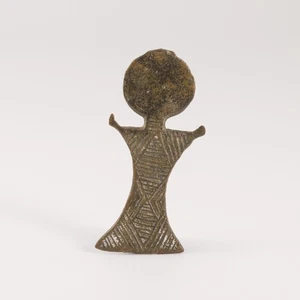 Antike baktrische Bronze Fruchtbarkeit Figur Idol [3,3 x 6,8 cm, 9 Gramm] - Bild 1 von 8