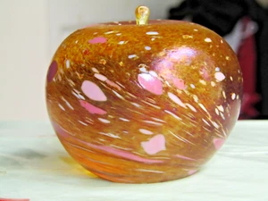 Art Glass Apple Iridescent Orange Gold with White Abstract Pattern 7cm Hand Made - Picture 1 of 8