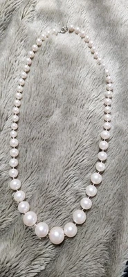 Vintage Graduated Faux Pearl Necklace 22 in Classic Elegant Christmas Party - Image 1 of 4