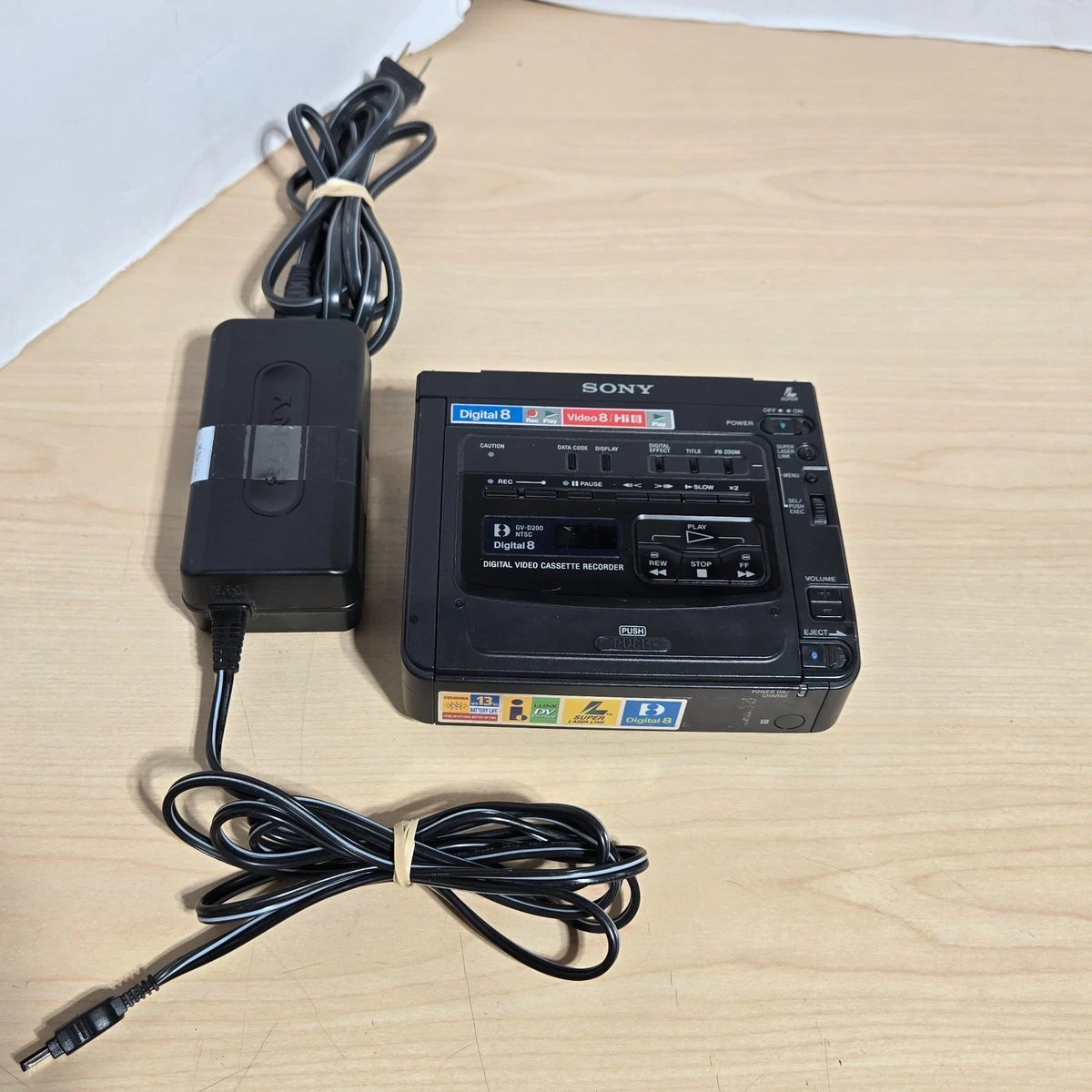 SONY GV-D200 デジタルビデオカセットレコーダー Amazon.com: Sony GV-D200 Digital 8mm Portable Video Recorder