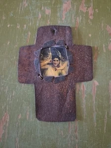 Vintage Recycled Metal Cross With Angels Picture. Handmade Wall Hanging 5.5 X 4 - Picture 1 of 6