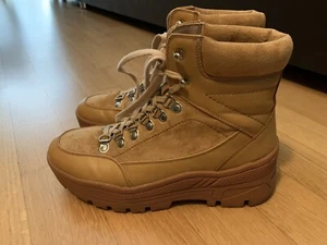 Stiefelette/ Boots mit Schnürung, Plateau, Gr. 37, Hellbraun - gut erhalten - Bild 1 von 6