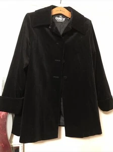 Ladies/girls ‘The one and only BHS ‘. Black Velvet Jacket Size 32” - Picture 1 of 6