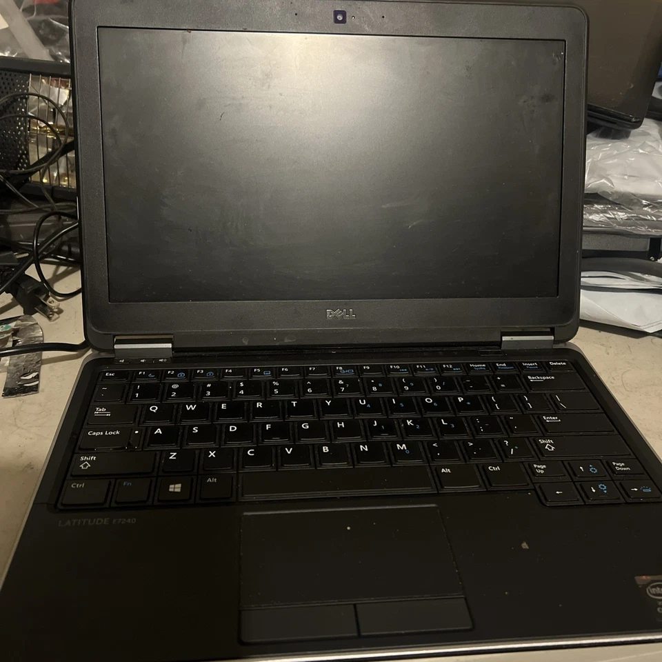 Dell Latitude E7240 12.5" Core i5 for parts only not working - Image 1 of 3