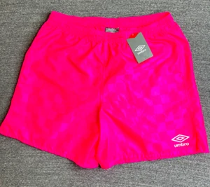 with tags Umbro Checkered Soccer Shorts Youth Girls XL Nylon Highlighter Pin - Picture 1 of 1