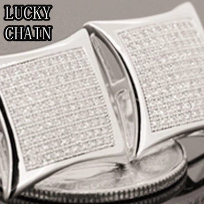 Pendiente de diamante de laboratorio con acabado de oro blanco de 14K (18 mm x 18 mm) R4 Foto 1 de 2